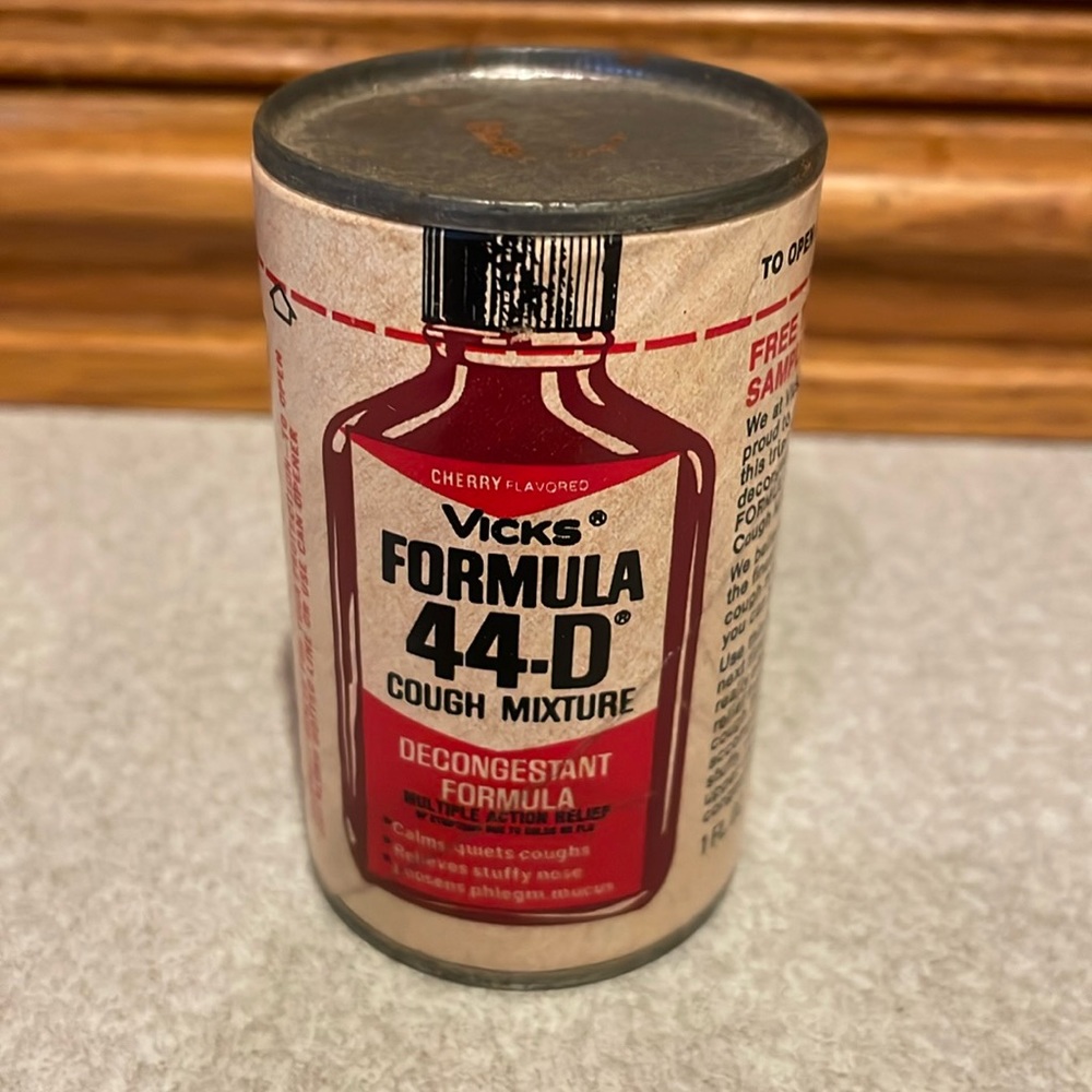 Vicks 1970s Formula 44D Cough Syrup Sealed Full Unopened Vintage Sample Size